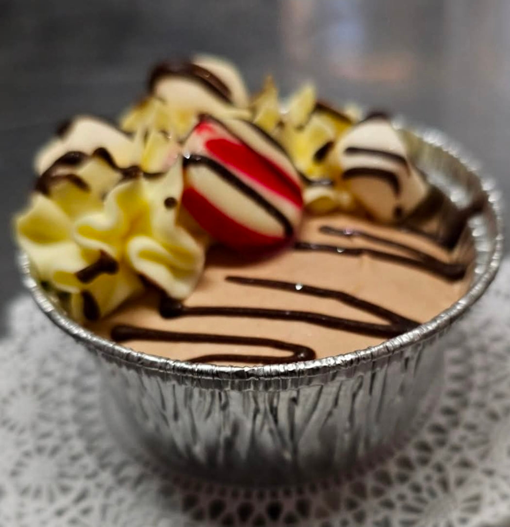 Peppermint Hot Cocoa Mini-Cheesecake Pie
