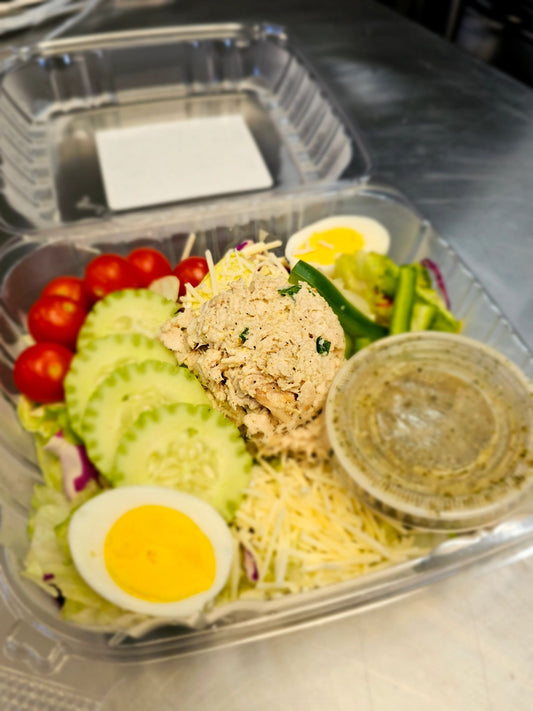 Perfectly cooked keto-friendly Fresh Garden Salad w/Chicken Salad with healthy fats and proteins