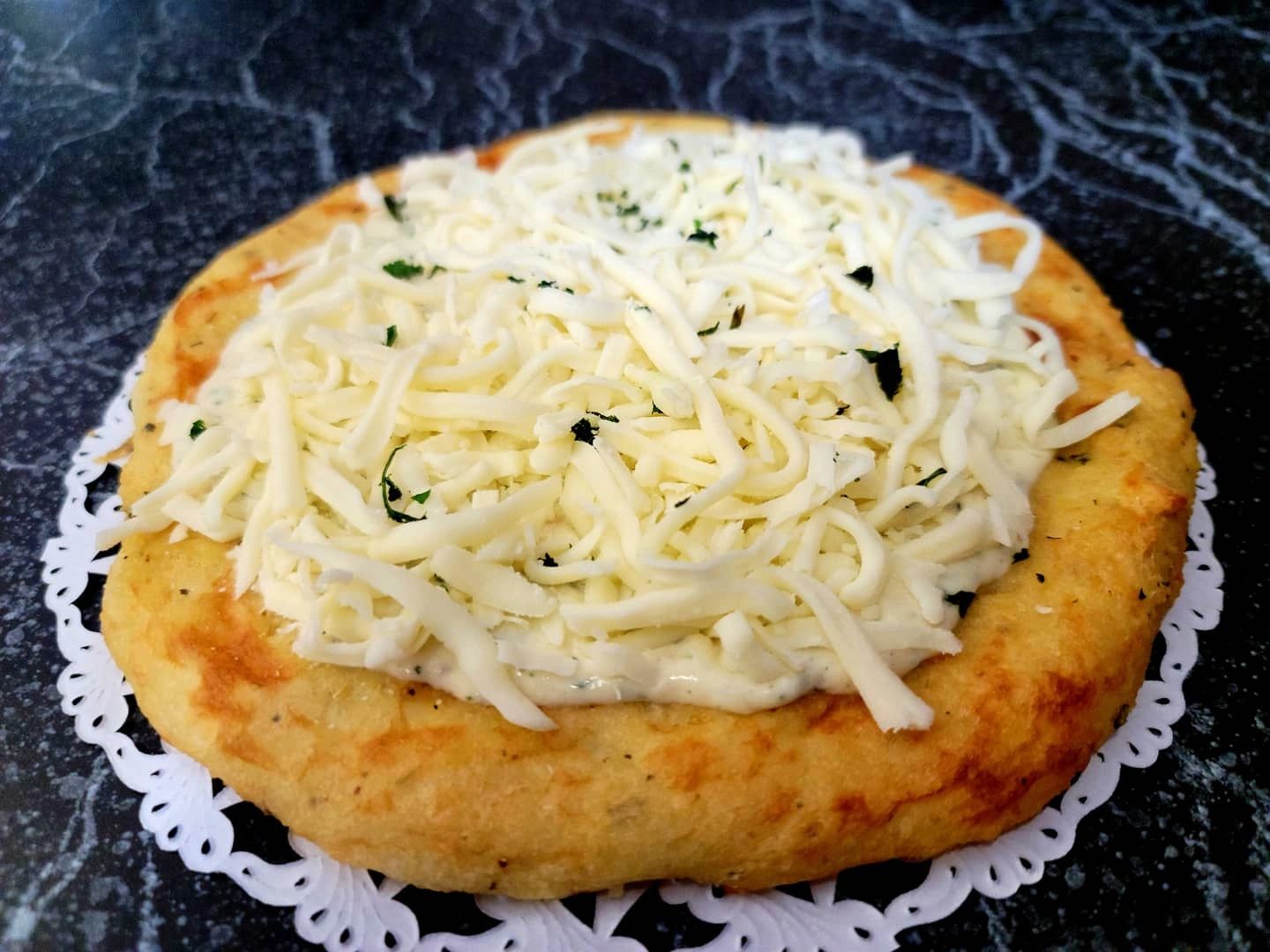 Mouthwatering, wholesome keto-friendly White Pizza made with care