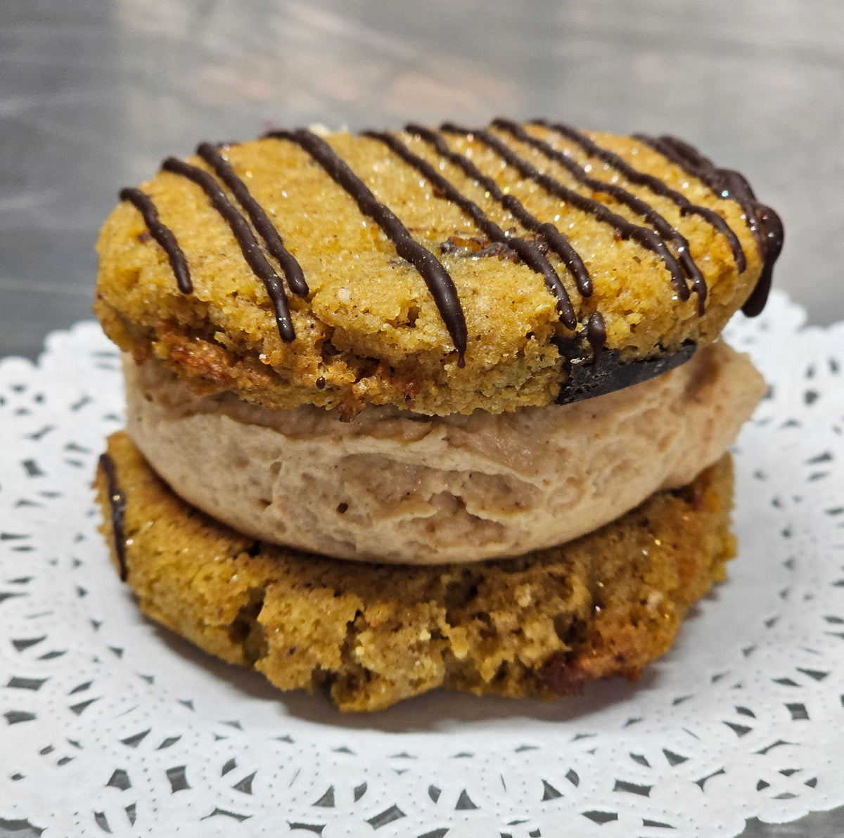 Pumpkin Spice Cannoli Cookie Sandwiches (2pk)