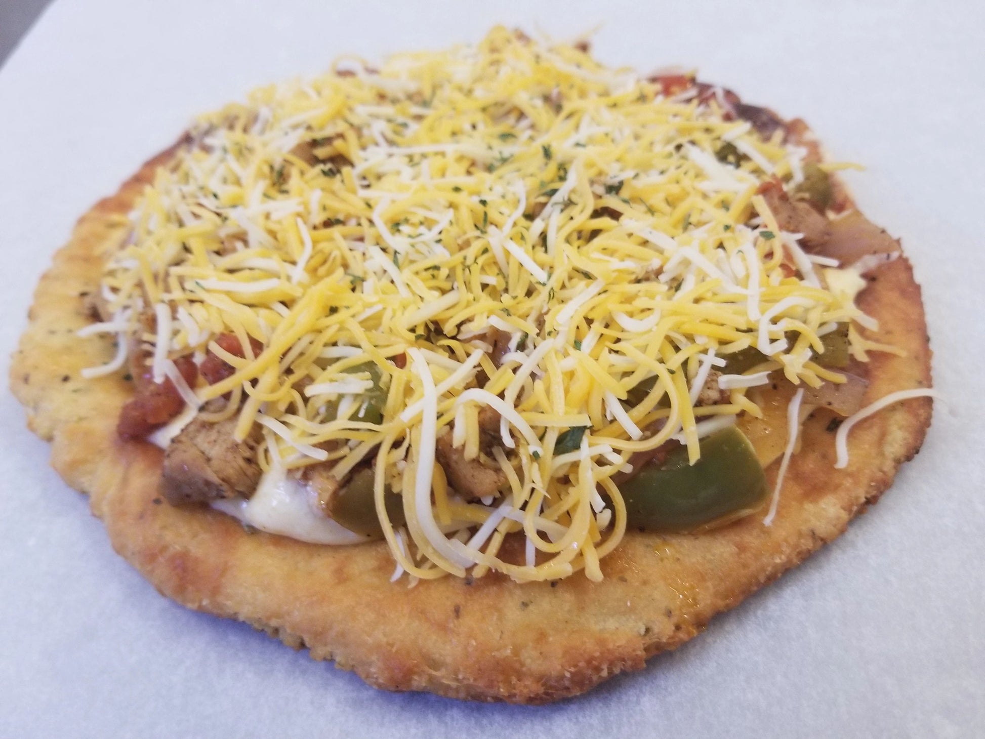 Wholesome sugar-free and gluten-free Chicken Fajita Pizza for keto diets