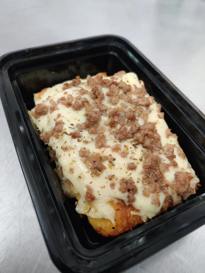 Premium gluten-free and low-carb Garlic Cheesy Bread w/Marinara (2 servings), perfect for any occasion