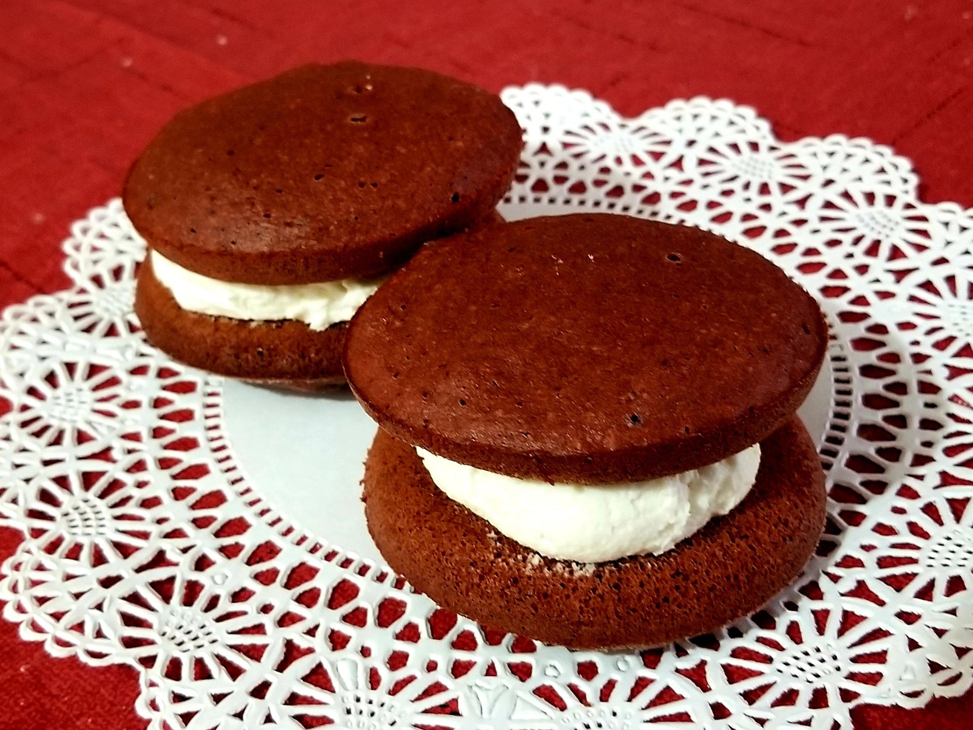 Hearty and nutritious keto-friendly Red Velvet Whoopie Pies (4pk) with fresh ingredients
